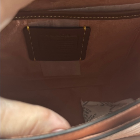 Coach Light Coral  Bag with Gold Hardware and matching wallet - Picture 6 of 14